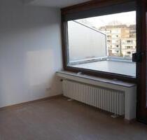 2 Zimmer Wohnung DG mit offnener Küche - Düsseldorf Stadtbezirk 8