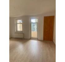 Attraktive 2-Zimmerwohnung mit großem Wohnzimmer und Balkon - Chemnitz Bernsdorf