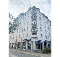 2-Raum-Wohnung mit Wanne, kleinem Eckbalkon am großen Wohnzimmer im Stadtzentrum! - Chemnitz