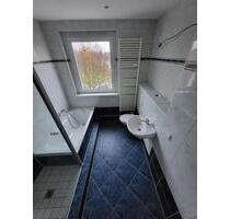 4-RW - Perfekt für Familie oder Studenten-WG - Balkon - Aufzug - Bad mit Dusche -ab sofort! - Magdeburg Alt Olvenstedt