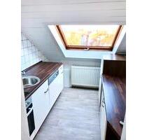 Helles 3 Zimmer DG Loft mit EBK, PKW Stellplatz und Gartennutzung - Arnstadt