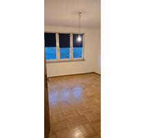 3 bis 4 Zimmer Wohnung in schöner Innenstadtlage - Krefeld