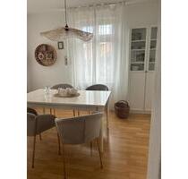 Anfrage Stop! Schicke 2 Zimmer Wohnung mit Balkon im 1. OG - Gondelsheim