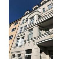 Helle großzügig geschnittene 2 Zimmer Altbauwohnung mit Balkon auf 61 qm in schöner Lage in der List - Hannover Vahrenwald-List