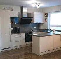 3 Zimmer 92m2 modern teil mobilierte Wohnung mit Doppelgarage - Bad Friedrichshall