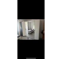 WG Zimmer ab sofort - 650,00 EUR Kaltmiete, ca.  15,00 m² in Friedrichshafen (PLZ: 88045)