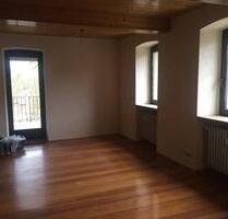 Ruhige, idyllische 5 Zimmer Wohnung mit großem Garten - Grünsfeld