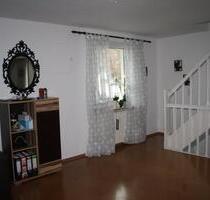 Ruhige helle 4,5 Zimmer 111 qm Wohnung mit Terrasse - Asbach