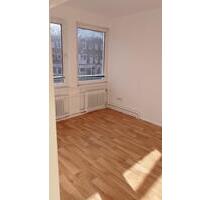 Drei Zimmer Wohnung mit Bad - 555,00 EUR Kaltmiete, ca.  70,00 m² in Emden (PLZ: 26721)