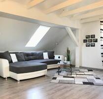 2 Zimmer WHG - Wohnung im DG mit Küche sehr gemütlich - Parkplatz - Beckedorf