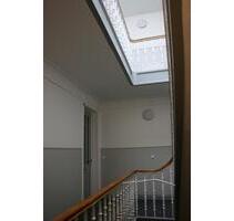 2-ZiWhg mit Balkon, Wohnküche, Ost-Balkon, WG-geeignet, I.OG, dreif.isolFenster - Hamburg Winterhude