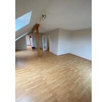 Großzügige 3-Zimmer Dachgeschosswohnung in Amberg - Schwandorf