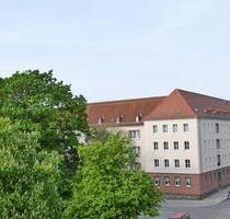 Ab September 2025 verfügbar! WG-Wohnung mit ZWEI Zimmern großer Küche - Chemnitz Kapellenberg