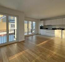 3 Zimmer OG-Wohnung mit EKB und sonnigem Balkon - München Trudering-Riem