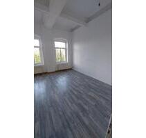 großzügige Altbauwohnung, 2 Zimmer mit Balkon - Riesa