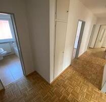 4 Zimmer Wohnung in Breisach - 950,00 EUR Kaltmiete, ca.  100,00 m² in Breisach am Rhein (PLZ: 79206)