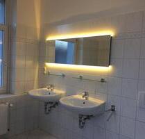 2-R-WG frisch saniert, Stuck im WZ, moderne Glasdusche + Wanne - Chemnitz Ebersdorf