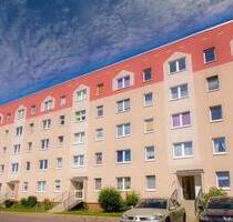 Gohlis-Nord: Frisch renoviert - 4 Zimmer Wohnung, Bad mit Badewanne, Laminatfußboden und Balkon! - Leipzig