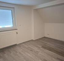 Sanierte 12 Zimmer Wohnung zu vermieten in Lahnau