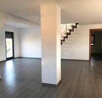 4 Zimmer Durlangen - 900,00 EUR Kaltmiete, ca.  130,00 m² in Durlangen (PLZ: 73568)