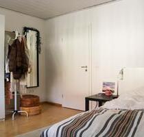 Helles, möbliertes Zimmer in Studentenwohnung – 1 Monat bis 30.09 - Ingolstadt Nordost