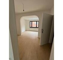 Stilvolle 2-Zimmer Wohnung mit Balkon und Einbauküche - Bremen Neustadt