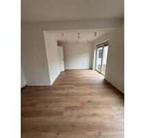 Erstbezug: 2 Zimmer Wohnung mit Terrasse in Großbettlingen