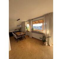 Charmante 3 Zimmer Wohnung mit Balkon, Einbauküche & Garage - Weitramsdorf