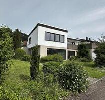 Exklusive 2,5 Zimmer Wohnung mit Garten, Terrasse, Einbauküche, geh. Innenausstattung in Lauchheim