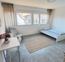 Modernisierte 1-Zimmer Wohnung möbliert + EBK in top Lage - Stuttgart Degerloch