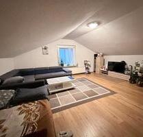 schöne 1,5 Zimmer DG- Wohnung - 850,00 EUR Kaltmiete, ca.  50,00 m² in Ludwigsburg (PLZ: 71642) Hoheneck
