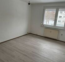 Helle drei Zimmer Wohnung in Lauta-Sachsen. 380, €