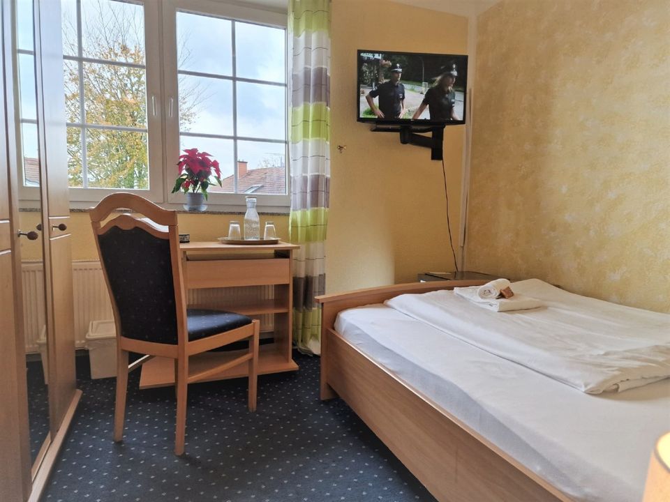 Zimmer zu Vermieten ab Sofort - 590,00 EUR Kaltmiete, ca.  24,00 m² in Wassenberg (PLZ: 41849)