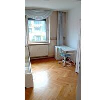 1 Zimmer in Studenten WG - 400,00 EUR Kaltmiete, ca.  75,00 m² in Marburg (PLZ: 35037)