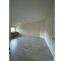 3-Zimmer Dachgeschoss Wohnung - 950,00 EUR Kaltmiete, ca.  100,00 m² in Recklinghausen (PLZ: 45665) Berghausen