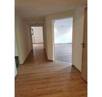 Schöne 3-Zimmer Souterrain Wohnung mit Terrasse zu vermieten - Essenbach