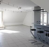 Lichtdurchflutete geräumige 3 Zimmer Maisonettewohnung in Esslingen (Kreis) am Diakonissengarten - Esslingen am Neckar Oberesslingen
