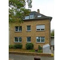Mietwohnung 2 Zimmer DG - 800,00 EUR Kaltmiete, ca.  80,00 m² in Krefeld (PLZ: 47803) Benrad