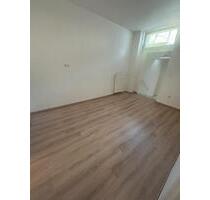 Schöne 2,5 Zimmer-Wohnung im modernisierten Haus als WG geeignet - Gelsenkirchen Gelsenkirchen-Mitte