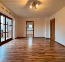 Schöne und gepflegte 3,5 Zimmer Wohnung mit Balkon in Egweil - Ingolstadt Friedrichshofen-Hollerstauden