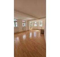 2-Zimmer Wohnung in Altenburg - 475,00 EUR Kaltmiete, ca.  73,00 m² in Altenburg (PLZ: 04600)
