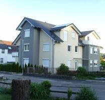Sonnige 3 Zimmer Dachgeschosswohnung in idyllischer Ortslage - Königsbach-Stein