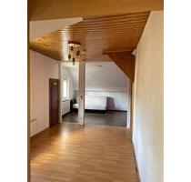 8 Zimmer Wohnung Siegen - 1.200,00 EUR Kaltmiete, in Siegen (PLZ: 57076) Weidenau