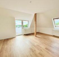 Gemütliche 2-Zimmer Wohnung mit Balkon, Tageslichtbad mit moderner Dusche opt. Stellplatz - Chemnitz Altendorf