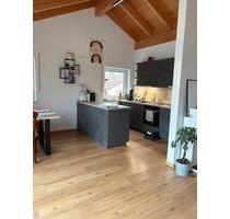 Zentrale Drei-Zimmer Wohnung mit Sichtdachstuhl - Deggendorf