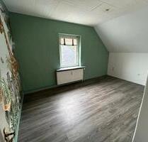 3 Zimmer Wohnung Dachgeschoss - 600,00 EUR Kaltmiete, in Wermelskirchen (PLZ: 42929)