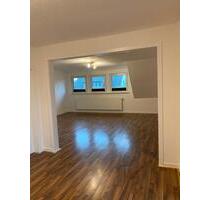 Helle 3 Zimmer Wohnung mit Balkon im Obergeschoss - Nienburg (Weser)