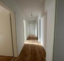 Sanierte 3 Zimmer Wohnung mit Balkon- City Nähe - Solingen