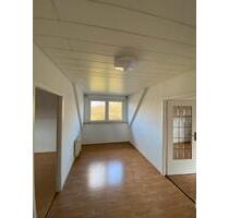 2,5 Zimmer Wohnung im Dachgeschoss 1. Etage Dinslaken