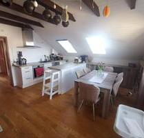 Gepflegte 1,5-Zimmer DG-Wohnung in ruhiger Lage von Meckenbeuren